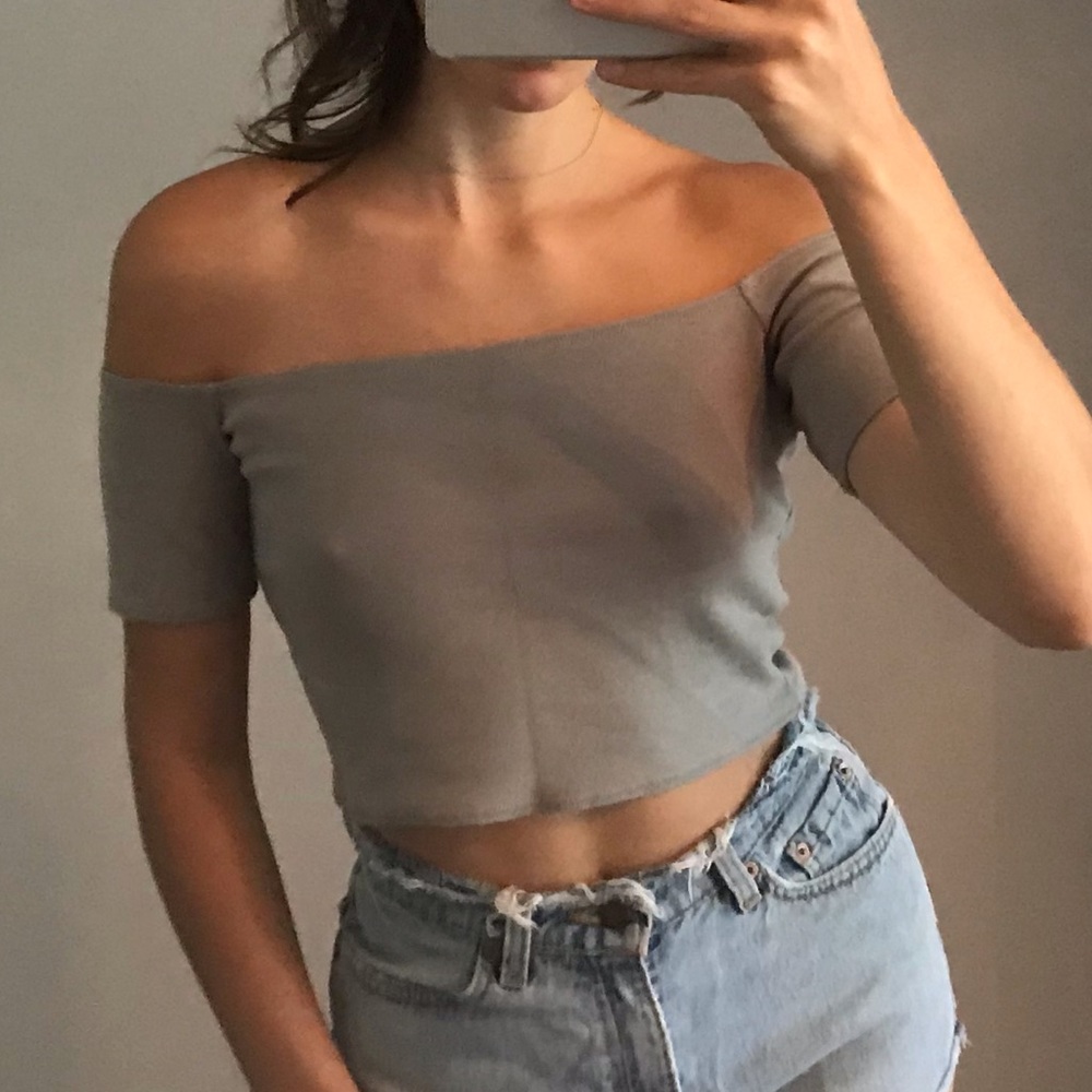 Wilfred FREE taupe off-the-shoulder crop